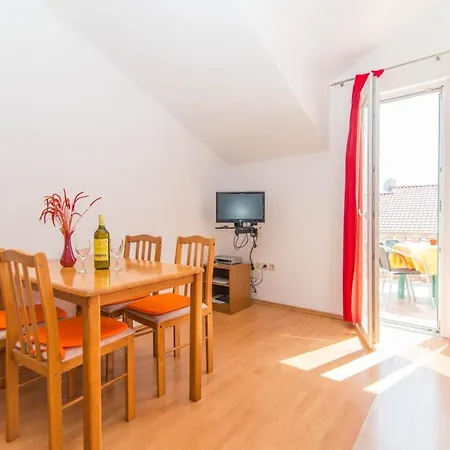 Guest house Apartments Stablinac Vodice 3*