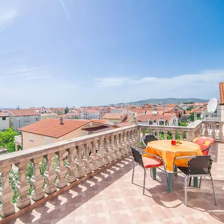 Guest house Apartments Stablinac Vodice